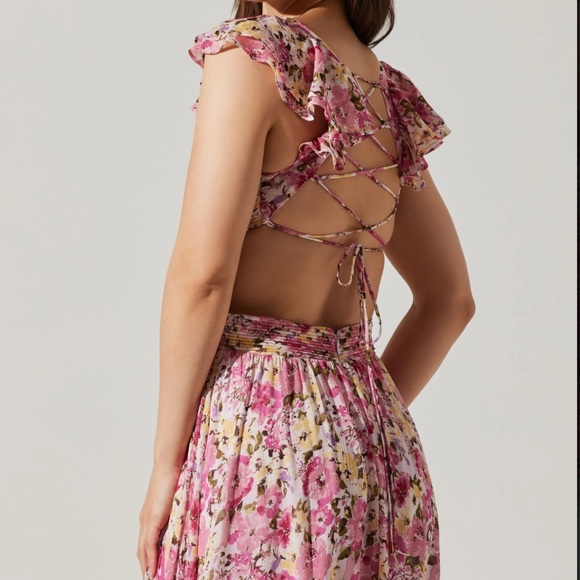 ASTR the Label Primrose Floral Strappy Back Maxi Dress - Picture 4 of 10